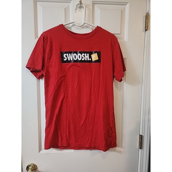 Nike Mens Medium T Shirt Swoosh Red Active Athletic Sports Logo - Picture 1 of 4